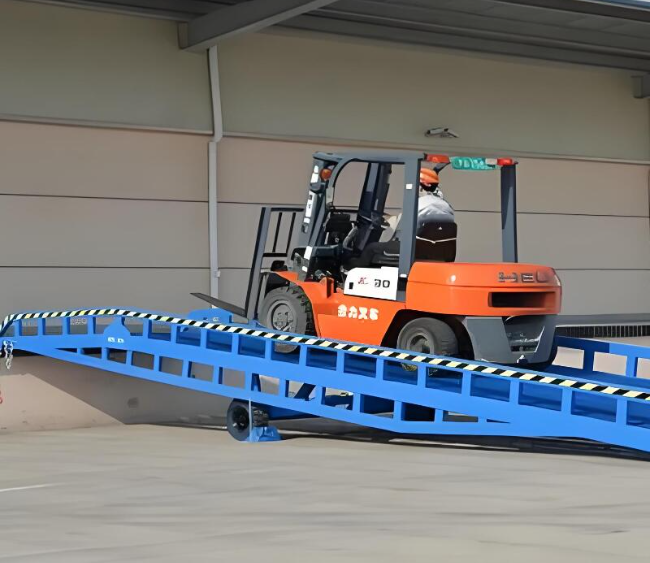 南木林移动式卸货平台（叉车用）